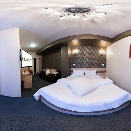 Hotel La Strada Πλοέστι Δωμάτιο φωτογραφία