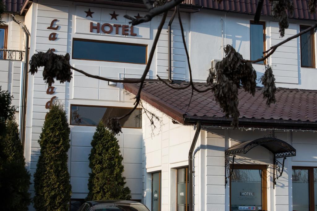 Hotel La Strada Πλοέστι Εξωτερικό φωτογραφία