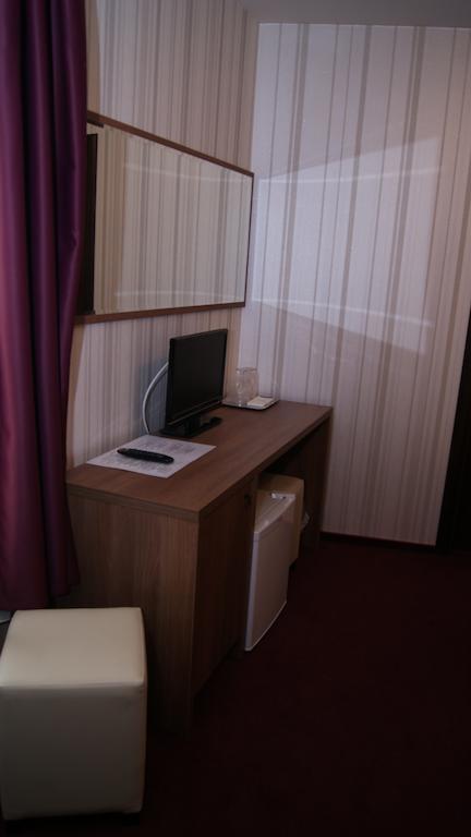 Hotel La Strada Πλοέστι Δωμάτιο φωτογραφία