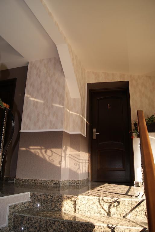 Hotel La Strada Πλοέστι Εξωτερικό φωτογραφία